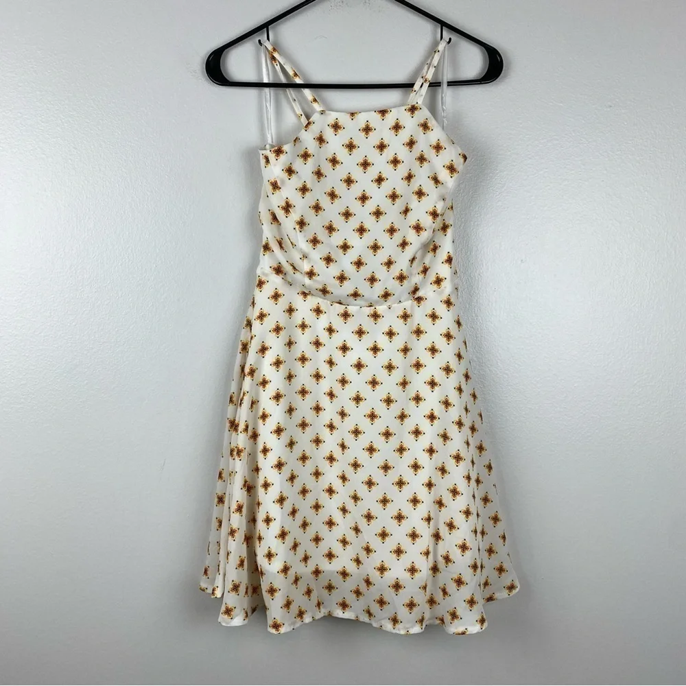 Lulu's Bloom of Youth Ivory Print Apron Neck Open Back Skater Mini Dress Size XS - Picture 4 of 10
